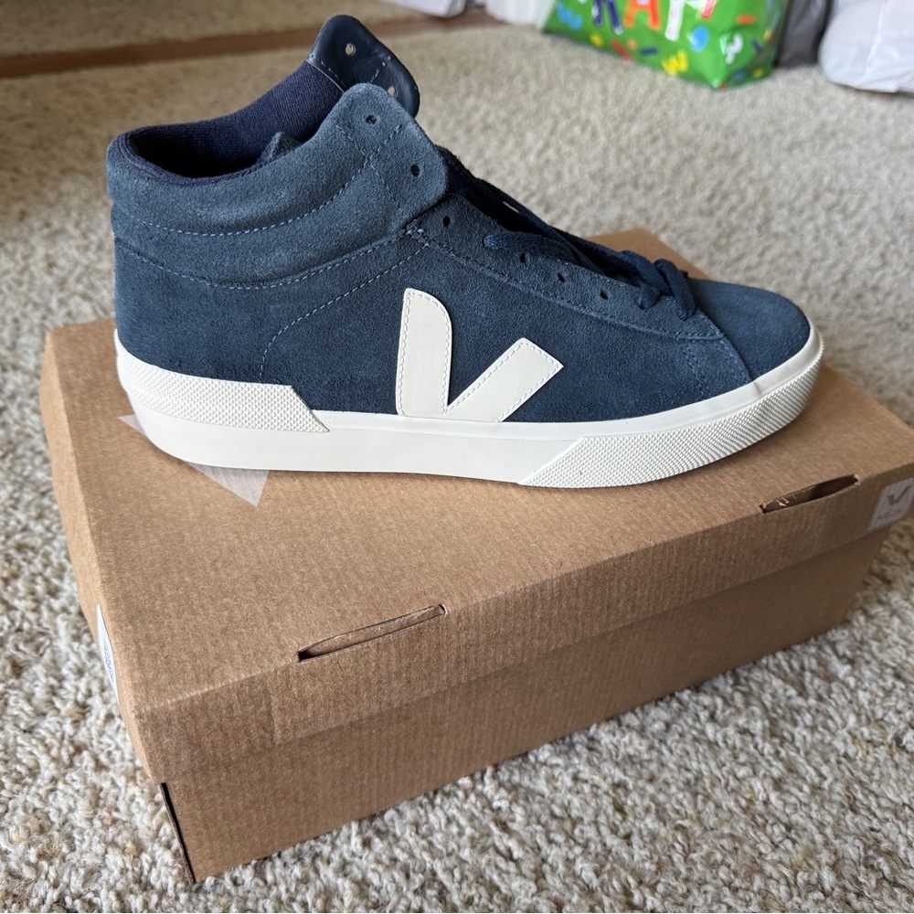 Veja Men's High-Top Sneakers in Navy and White